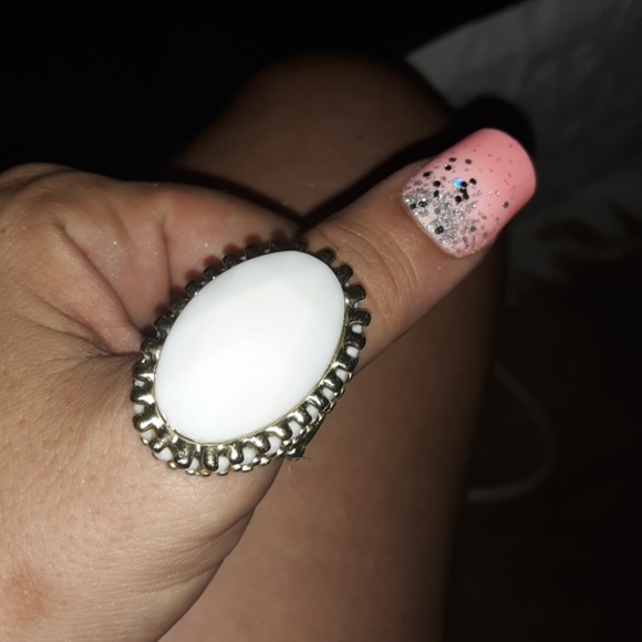 Ring - Picture 2 of 5